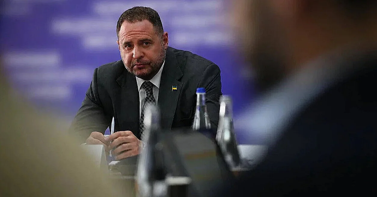 Єрмак прокоментував чутки про поїздку свого батька в Росію