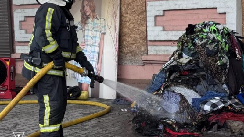 Запоріжжя: рятувальники ліквідували пожежу в магазині
