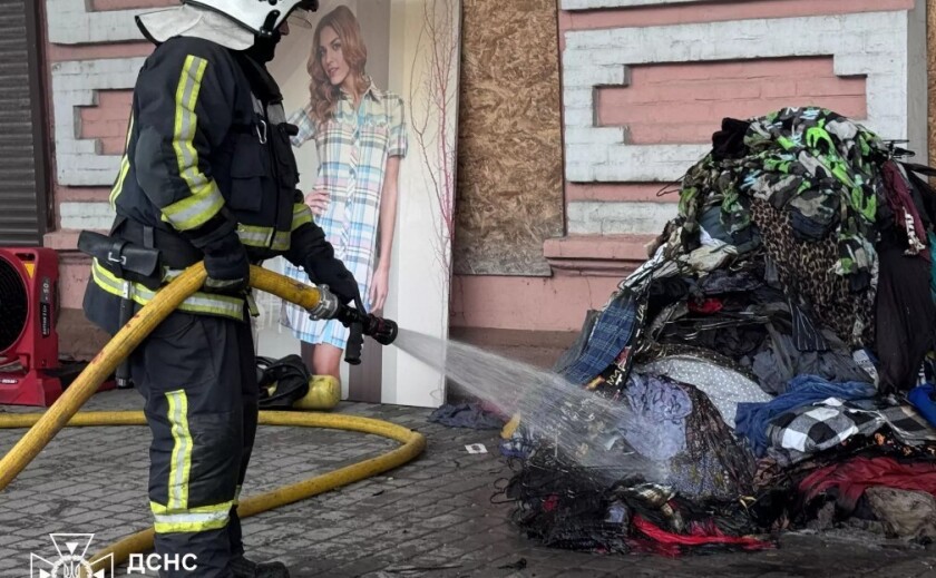 Запоріжжя: рятувальники ліквідували пожежу в магазині