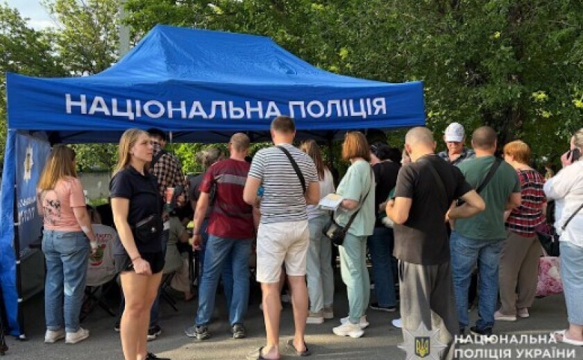 Поліція Дніпра працює на місці ворожої атаки на місто