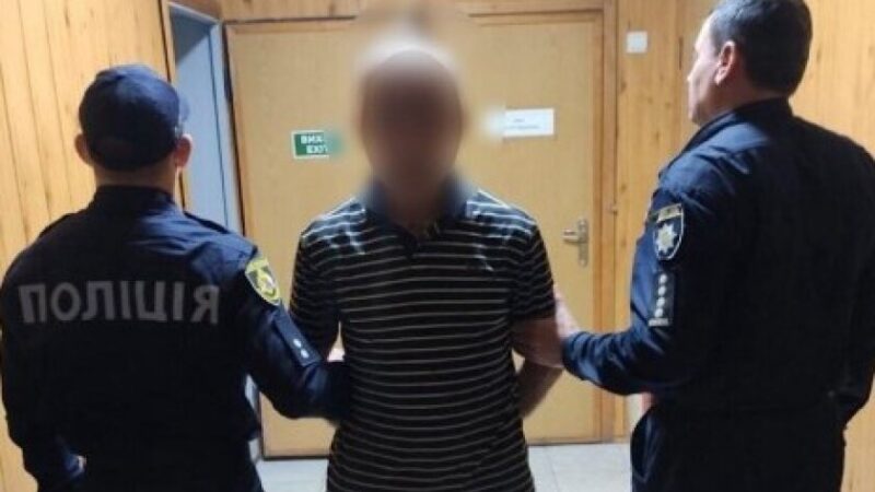 Напав на жінку та пограбував: оперативники кримінальної поліції Дніпра затримали підозрюваного
