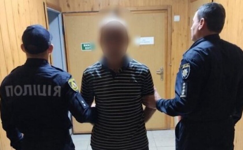 Напав на жінку та пограбував: оперативники кримінальної поліції Дніпра затримали підозрюваного