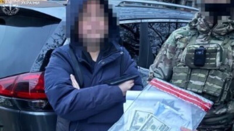 На Дніпропетровщині судитимуть двох чоловіків, які за $20 тис. організували схему виїзду за кордон через «непридатність» до служби