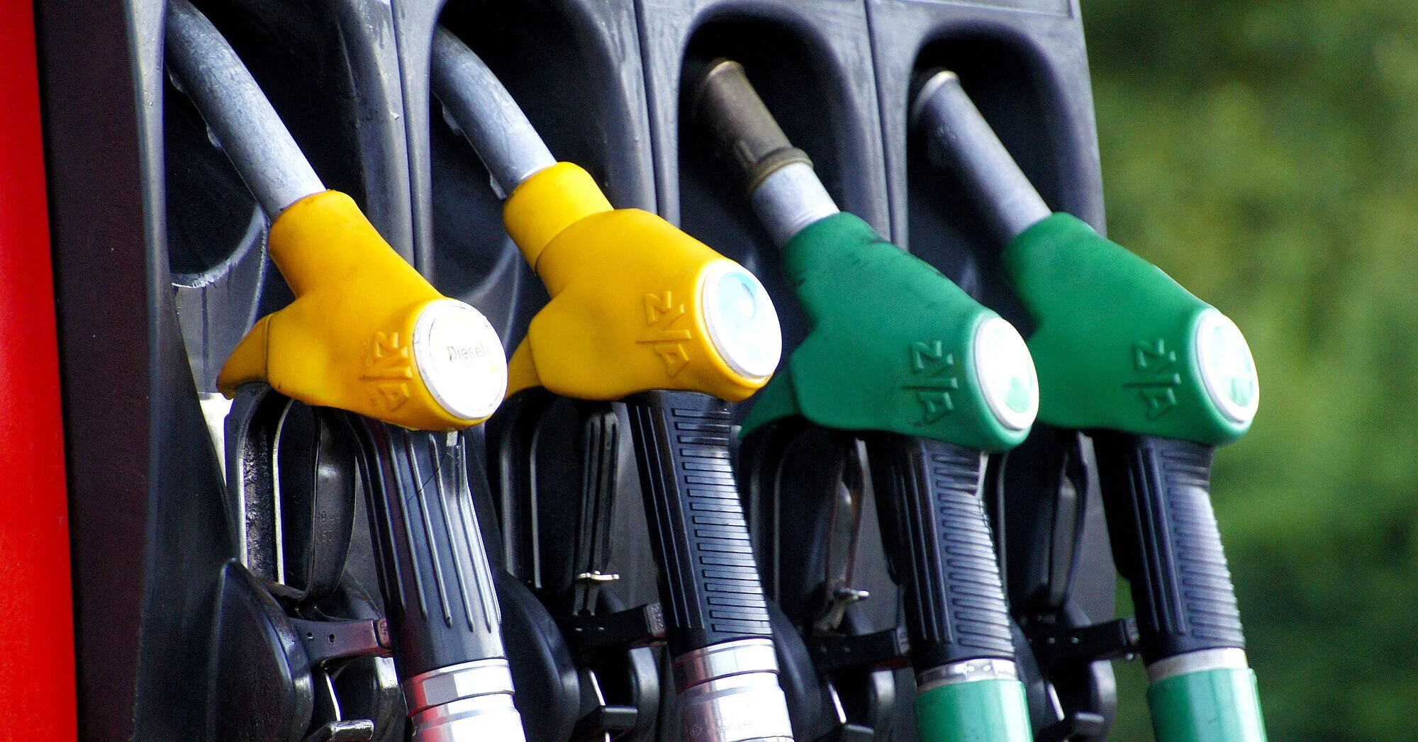 WOG та SOCAR слідом за OKKO підвищили ціни на бензин і дизель