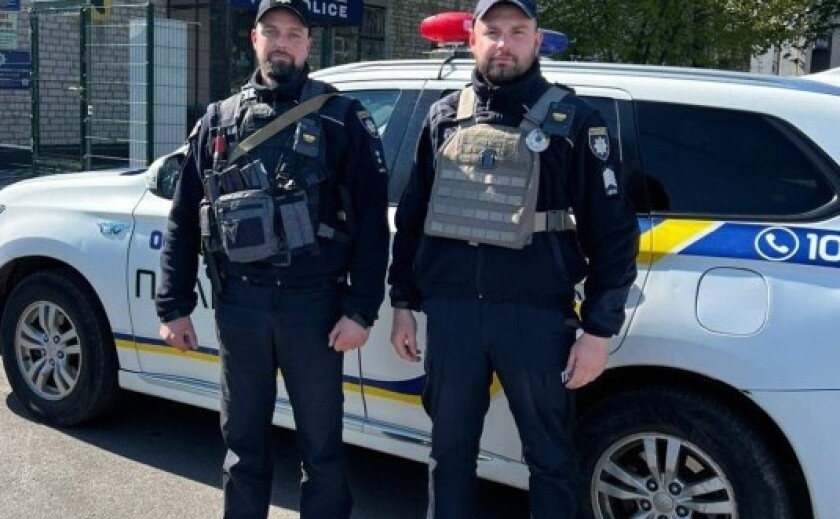У Верхівцеве поліцейські прийшли на допомогу маленькій дівчинці,яка випадково зачинилася у ванній