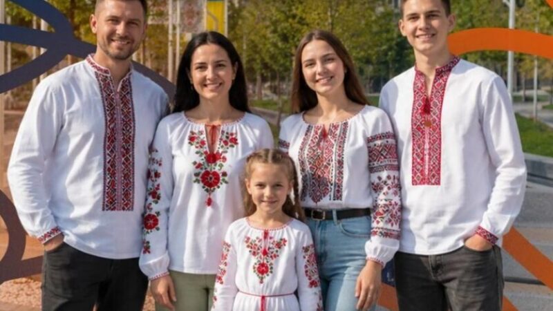 У Дніпрі святкуватимуть 20-річчя Дня вишиванки: куди запрошують містян