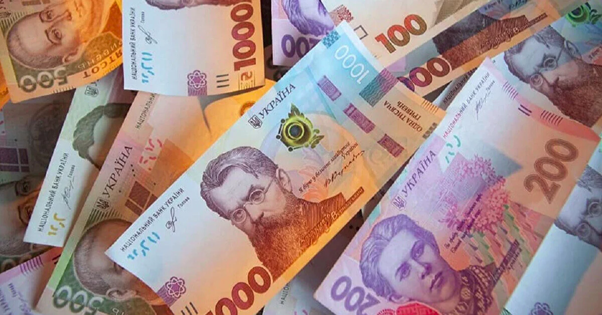 Мінфін назвав середні зарплати держслужбовців за березень: 58,6 тис. грн в апаратах ЦОВВ