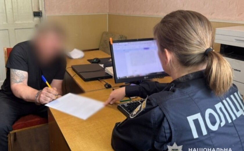 Завдав ножового поранення: у Кам`янському районі поліцейські затримали підозрюваного