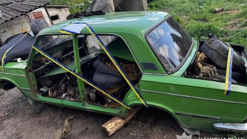 Поліція Кривого Рогу викрила двох осіб, причетних до заволодіння транспортним засобом
