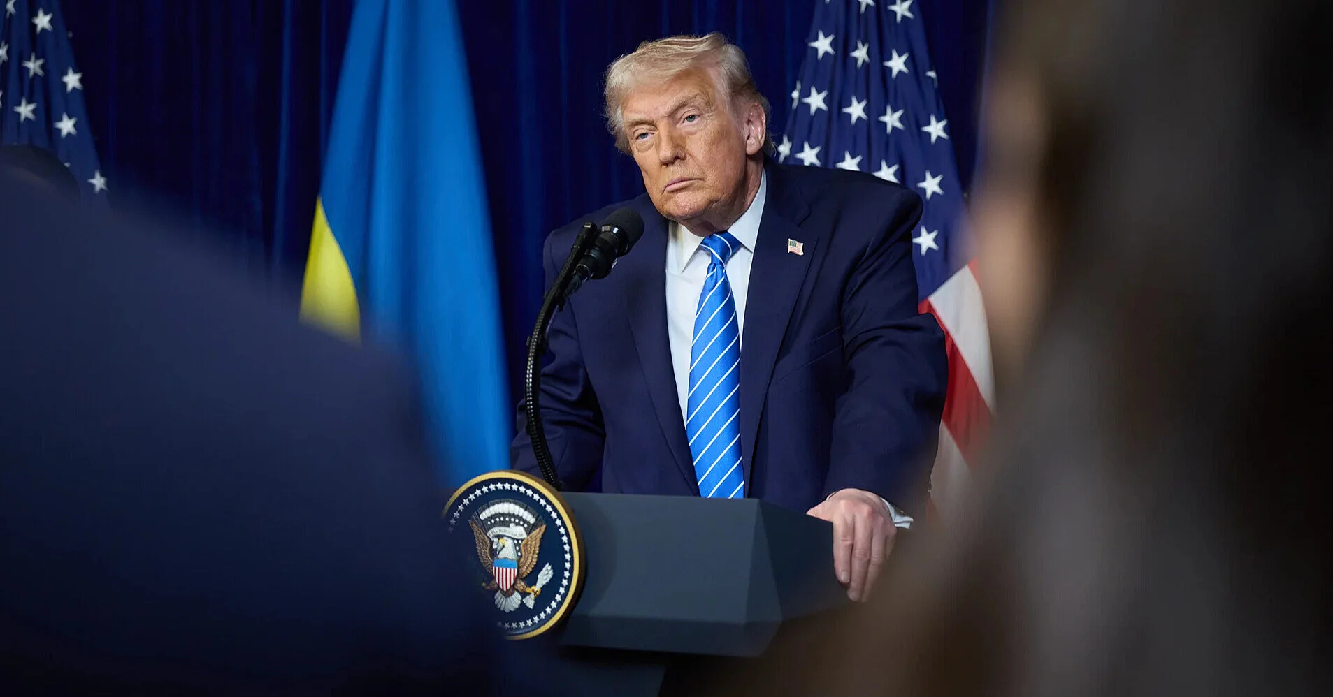 Трамп призупинив операцію з супроводу суден через Ормузьку протоку