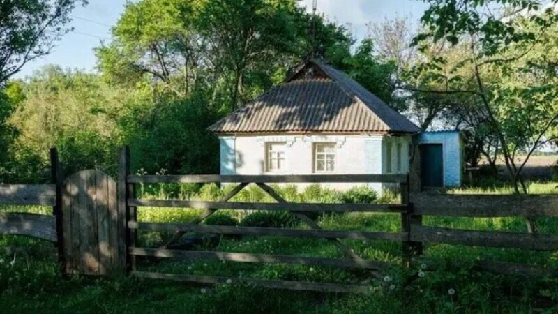 Переселенцям роздадуть будинки в селах: хто зможе отримати житло