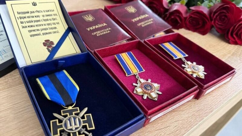 У Самарі вручили державні відзнаки рідним трьох загиблих військових