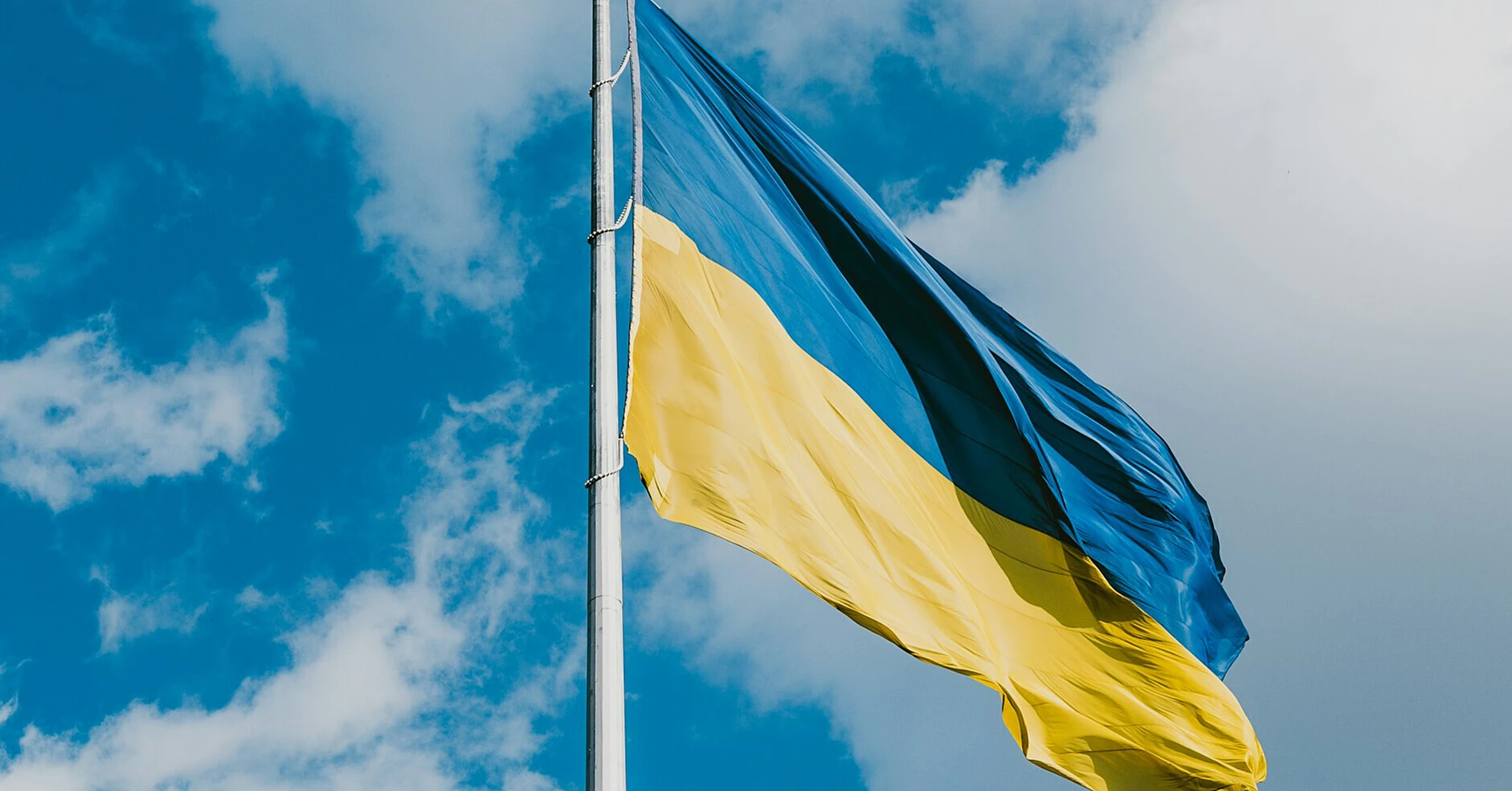 Суверенітет і території чи добробут: опитування показало розбіжності між поколіннями