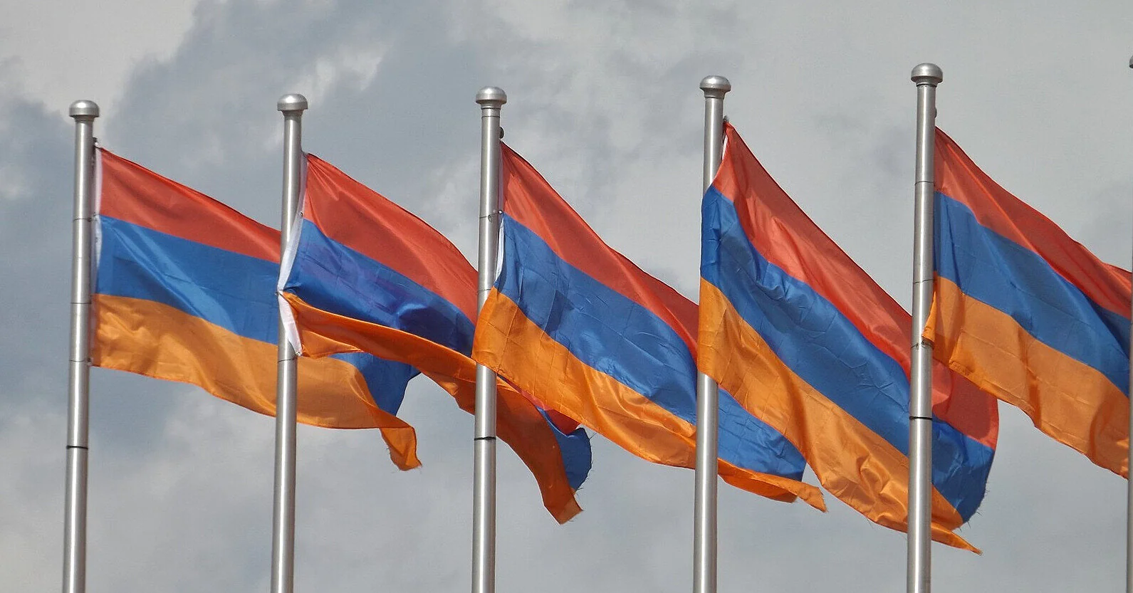 Втрата до 98% збуту: як Кремль тисне на Вірменію перед виборами