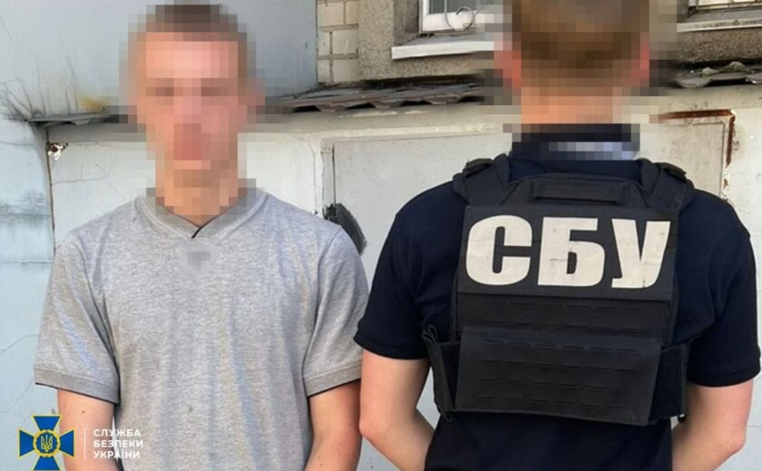 СБУ затримала студента, якого підозрюють у коригуванні російських ударів по Дніпропетровщині