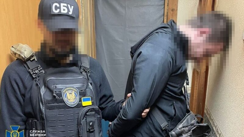СБУ затримала двох підозрюваних у співпраці з окупантами під час захоплення Херсонщини та Запоріжжя