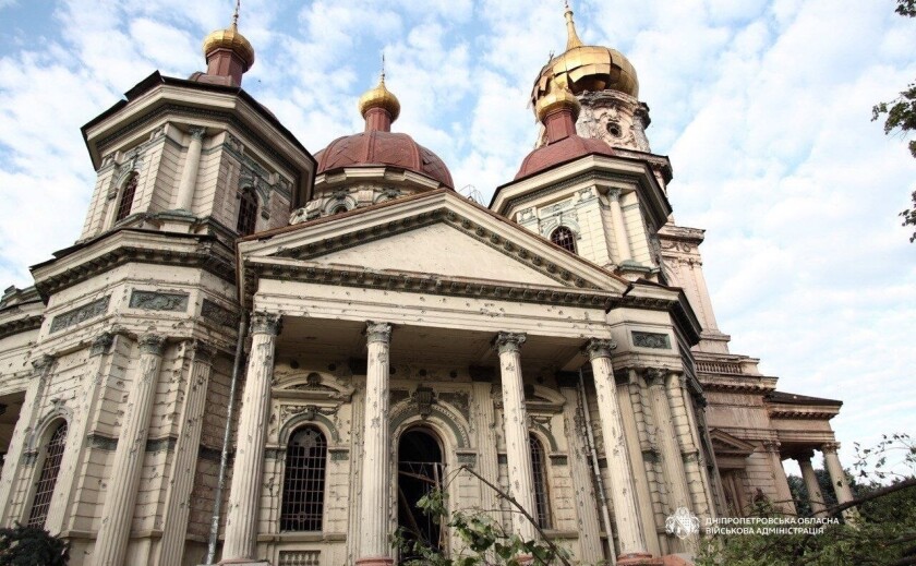 Пошкоджені унікальні вітражі та дзвіниця: у Дніпрі оцінюють наслідки удару по Будинку органної музики