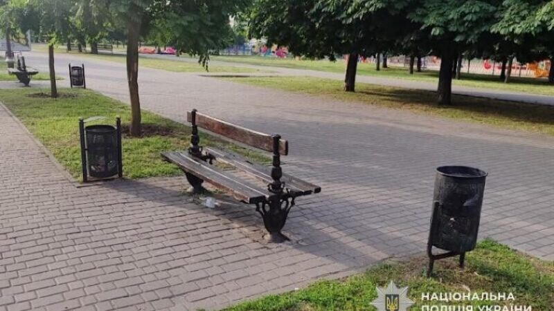 У Покрові чоловік під час конфлікту вдарив ножем 18-річного хлопця: нападника затримали