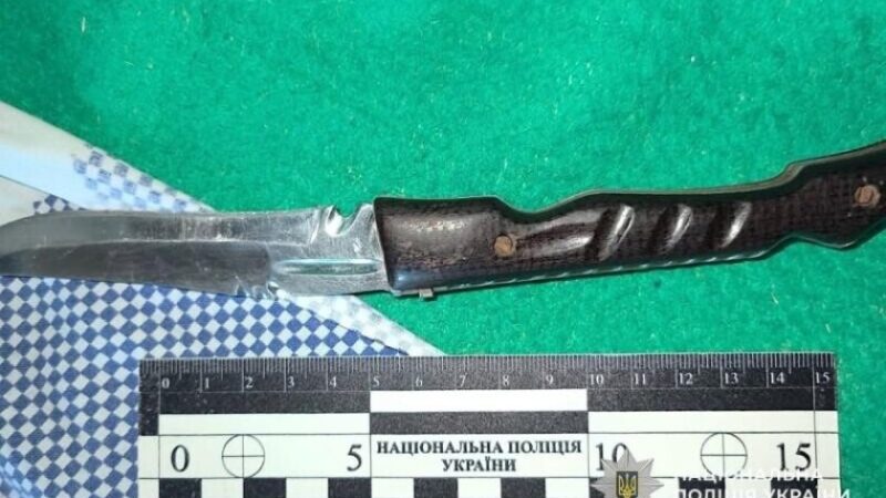 Ударив ножем у спину: у Кривому Розі затримали підозрюваного у тяжкому пораненні чоловіка