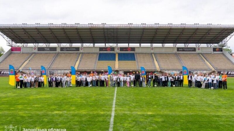 Перша сотня дітей із Запорізької області поїхали на відпочинок у Карпати