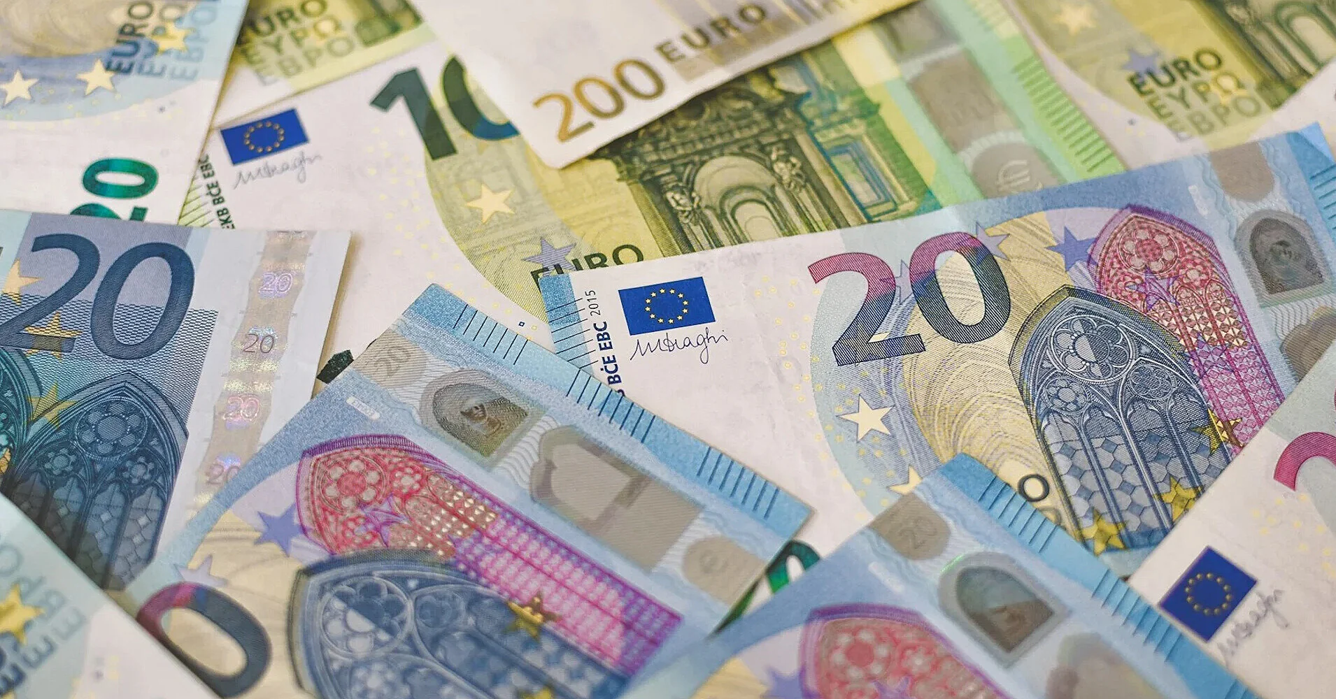 Розблокування Угорщиною 6,6 млрд євро за допомогу Україні: що гальмує вирішення
