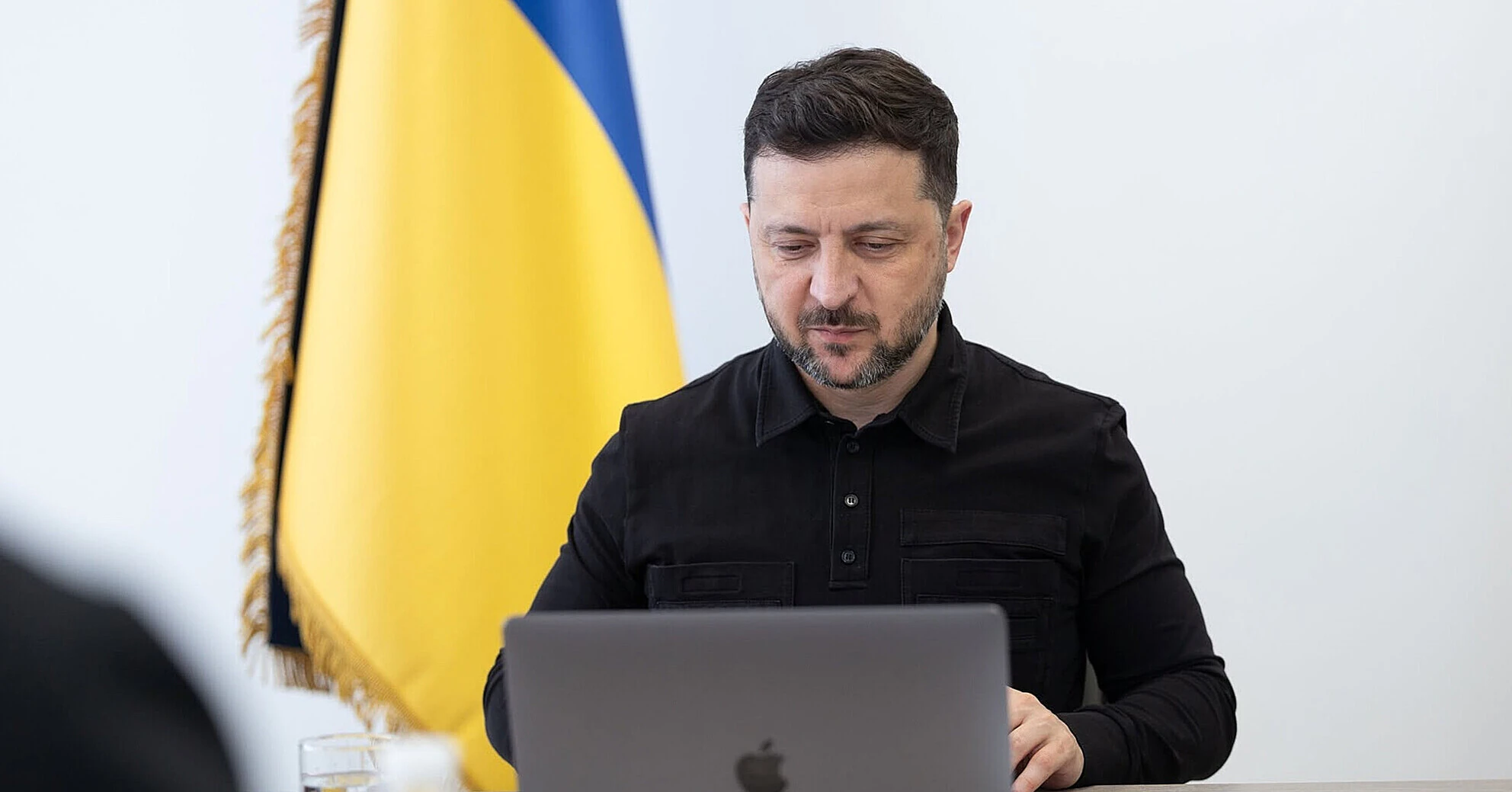 Польські активісти вирішили нагородити Зеленського власним орденом