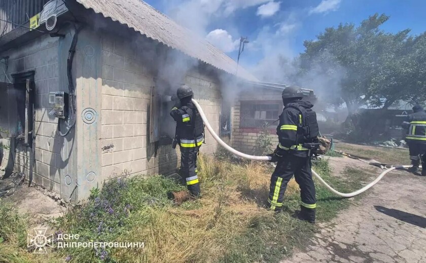 У Синельниківському районі спалахнула пожежа в житловому будинку