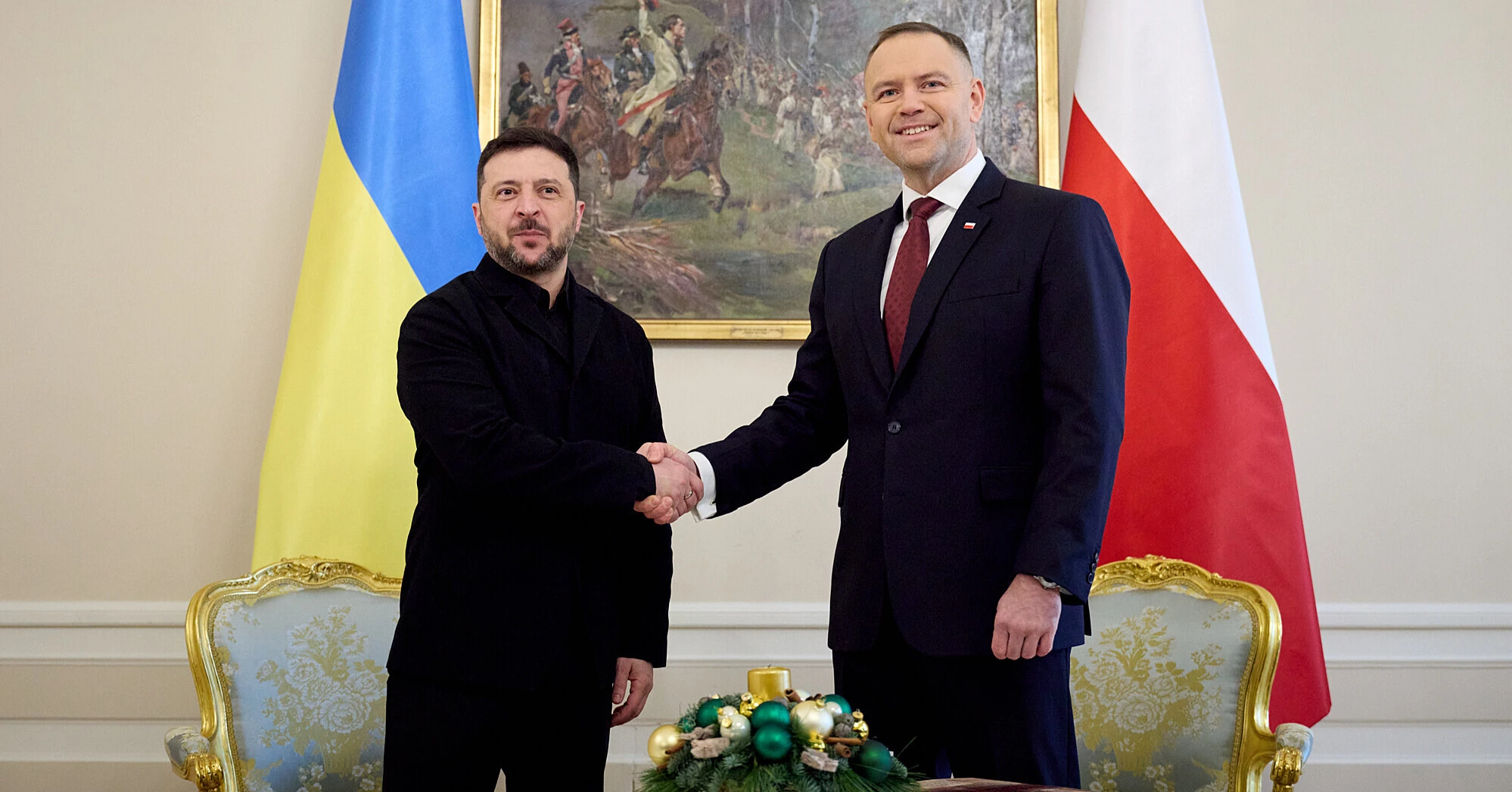 У Польщі пояснили, чому відібраний у Зеленського орден досі є у Муссоліні й Шредера