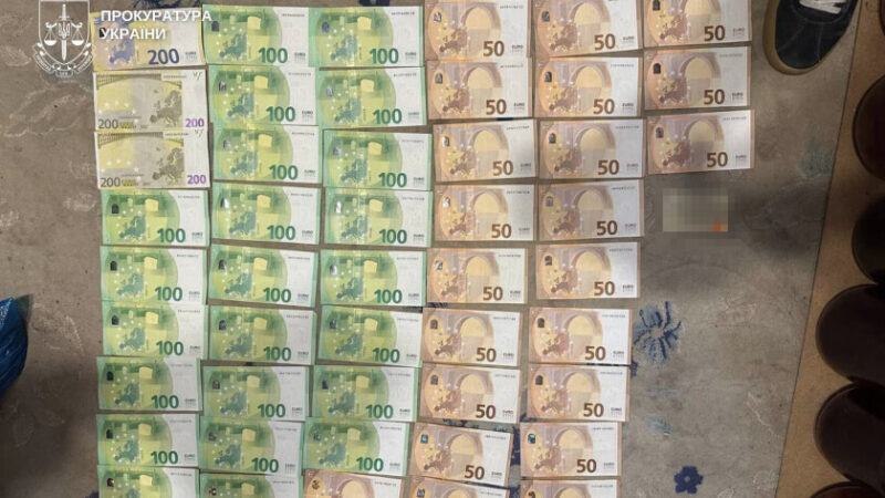 На Дніпропетровщині «смотрящі» колоній вимагали гроші у засуджених та підприємця