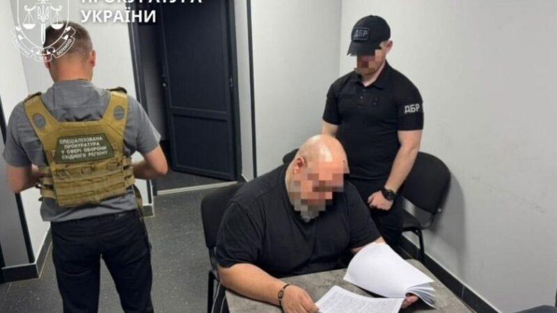 Понад 2,35 млн грн незаконних бойових виплат: повідомлено про підозру двом посадовцям медслужби та військовослужбовиці