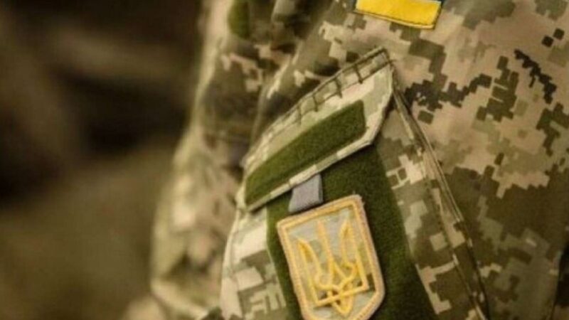 Українські військові можуть укласти мотиваційний контракт з чіткими строками служби до завершення чинного: подробиці