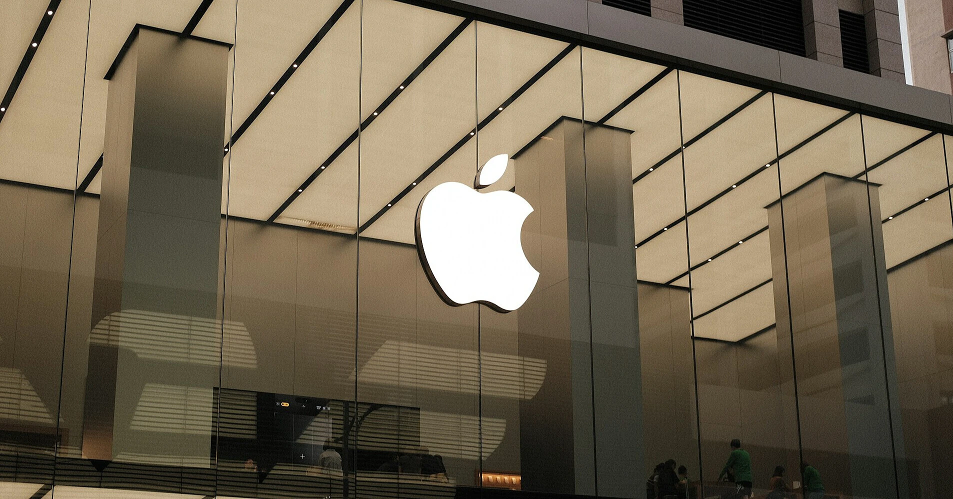 Apple отримала рекордний прибуток, але попередила про дефіцит компонентів