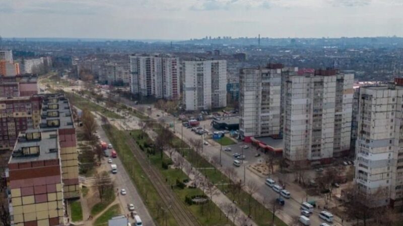 У Дніпрі планують звузити тротуар на проспекті Миру через ремонтні роботи