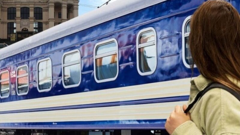 Через ворожу атаку на Дніпропетровщині та Запоріжжі затримуються пасажирські та приміські потяги