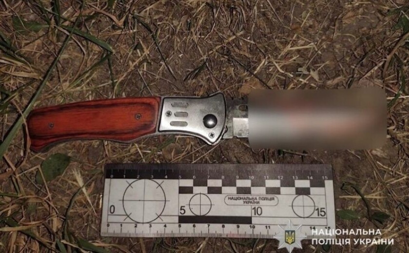 У Кривому Розі поліція затримала 19-річного юнака за нанесення тяжких ножових поранень містянину