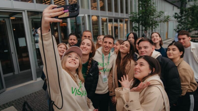 В Україні стартував набір на програму Next Visionaries 2026: молодь запрошують навчатися лідерству та євроінтеграції