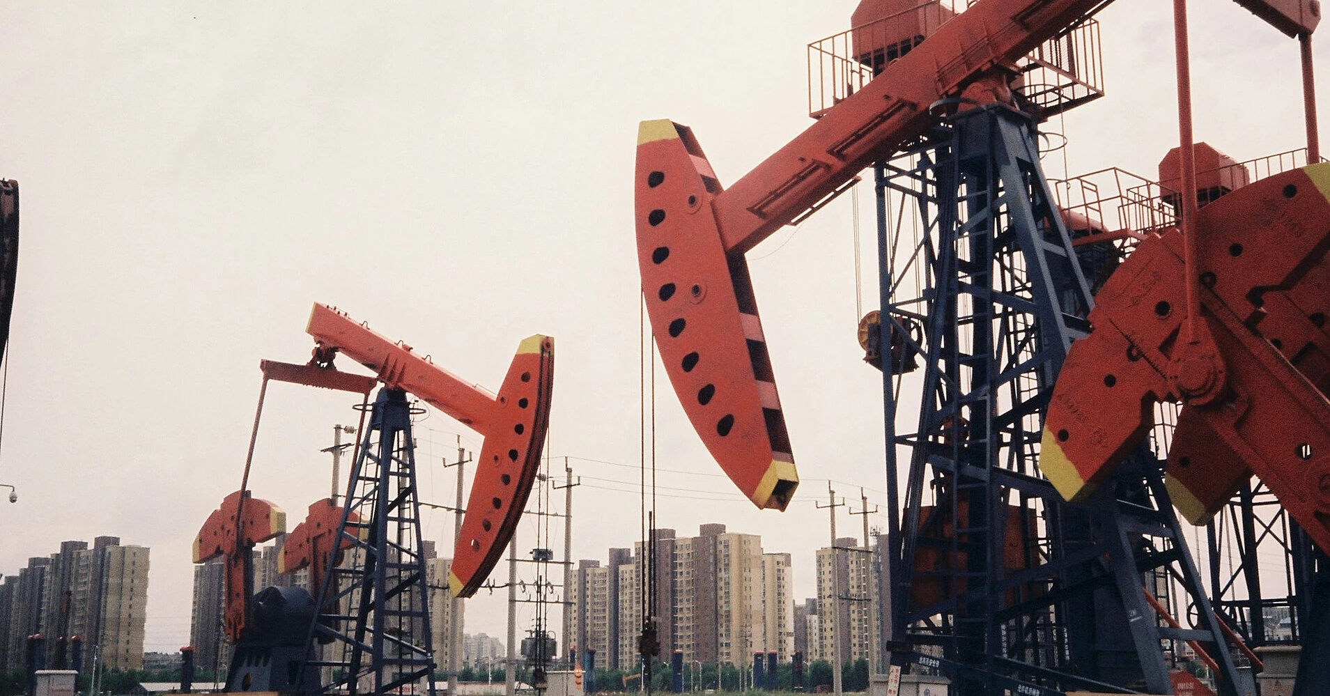 Нафта підскочила до двотижневого максимуму через продовження ударів США по Ірану