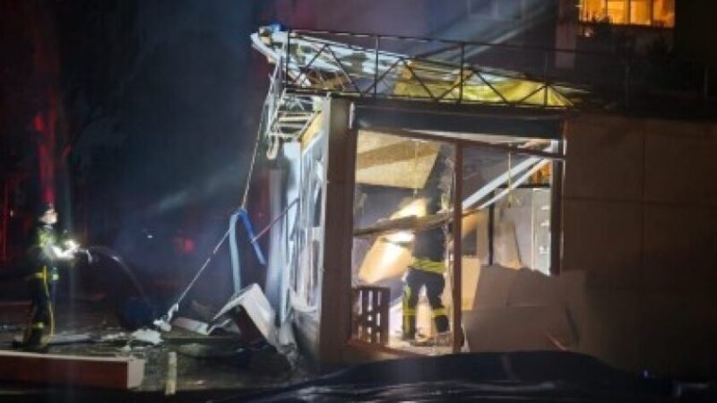 Ворог вдарив по підприємству у Дніпрі, на Нікопольщині від ворожих ударів постраждало двоє людей