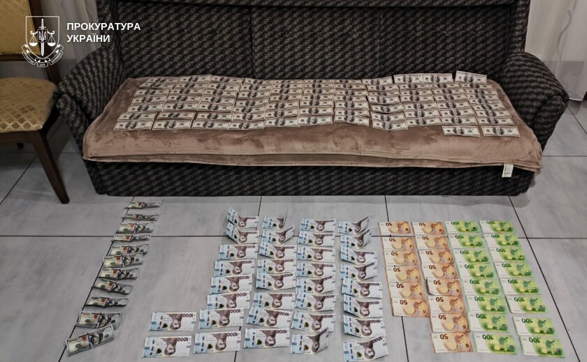 У Дніпрі судитимуть чоловіка, який за 8 тисяч доларів обіцяв вивезти ухилянтів за кордон