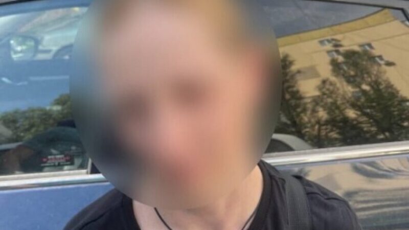 Крадіжка з торговельного центру: слідчі Дніпра повідомили про підозру дівчині