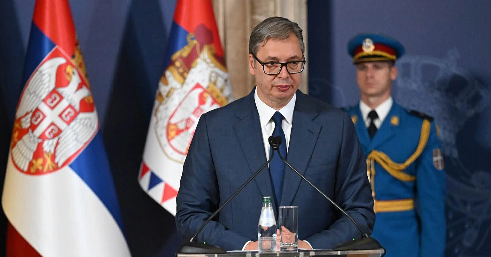 Президент Сербії оголосив про майбутню відставку та нові вибори