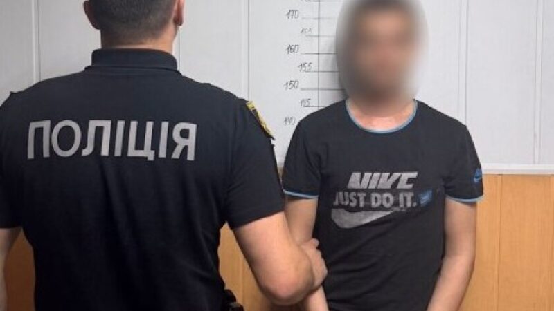 Завдав смертельних тілесних ушкоджень містянину: поліцейські Дніпра затримали підозрюваного