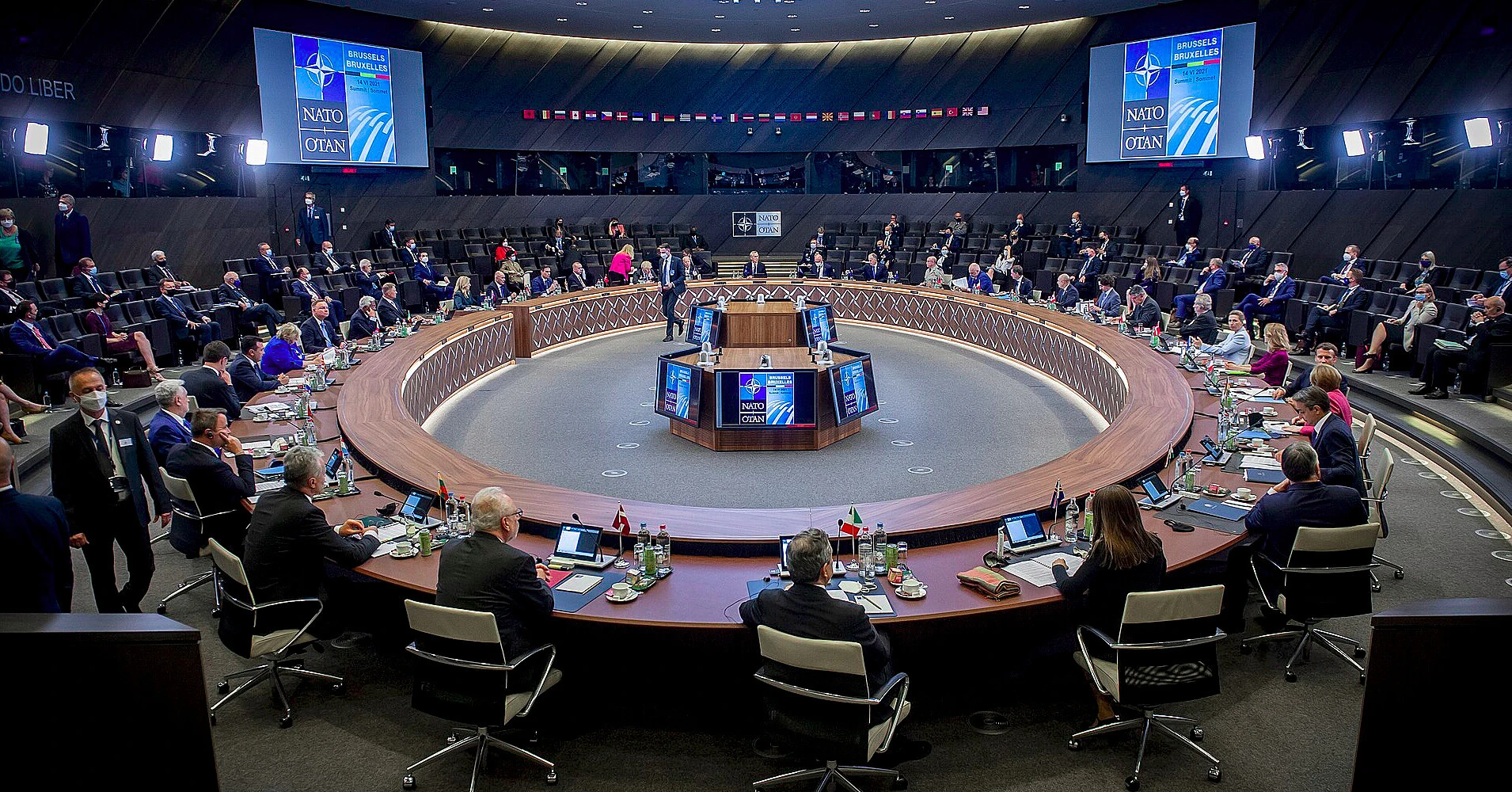 Саміт НАТО в Анкарі назве Росію загрозою і пообіцяє Україні 140 млрд євро