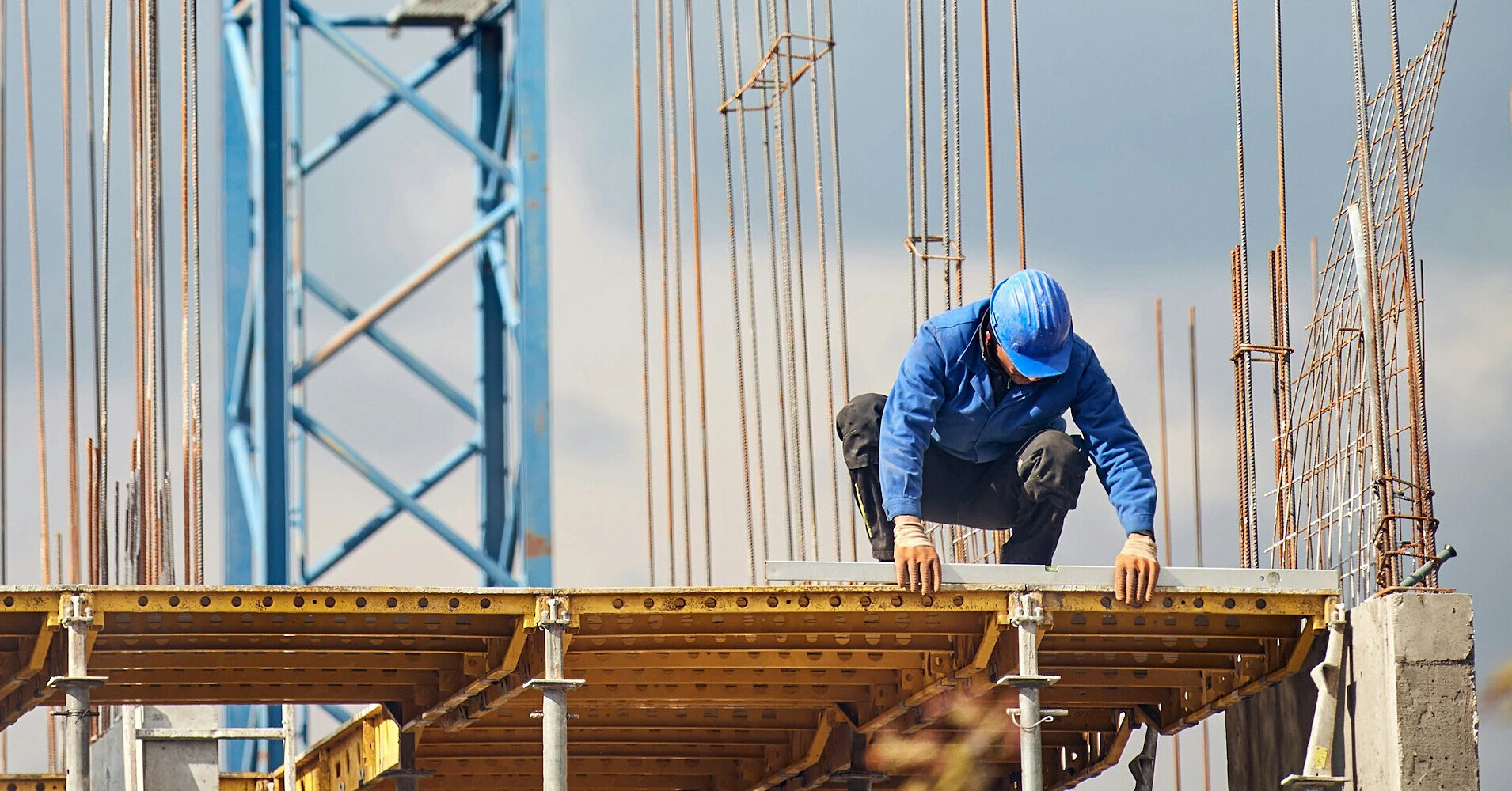 Мінрозвитку оновило критерії для бронювання у сфері транспорту, будівництва і ЖКГ