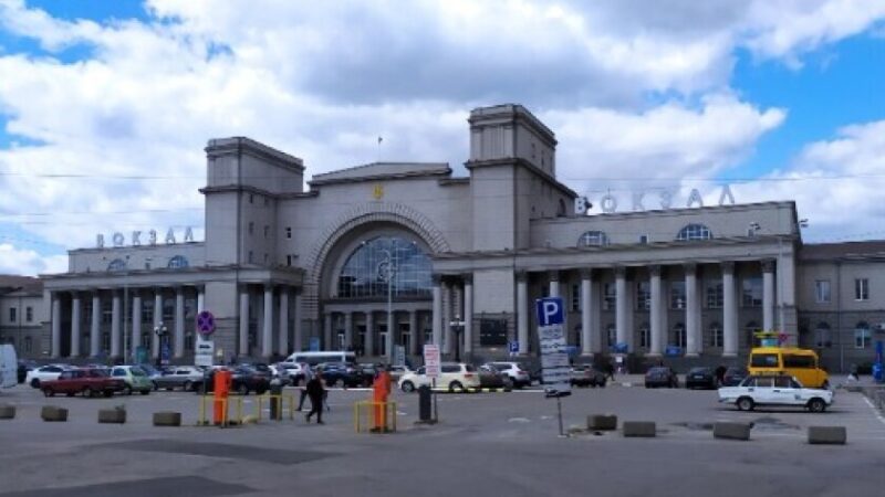 На Дніпропетровщині через безпекову ситуацію затримуються приміські поїзди