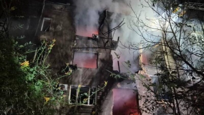 Ворожий удар по багатоквартирному будинку в Запоріжжі: розпочато розслідування