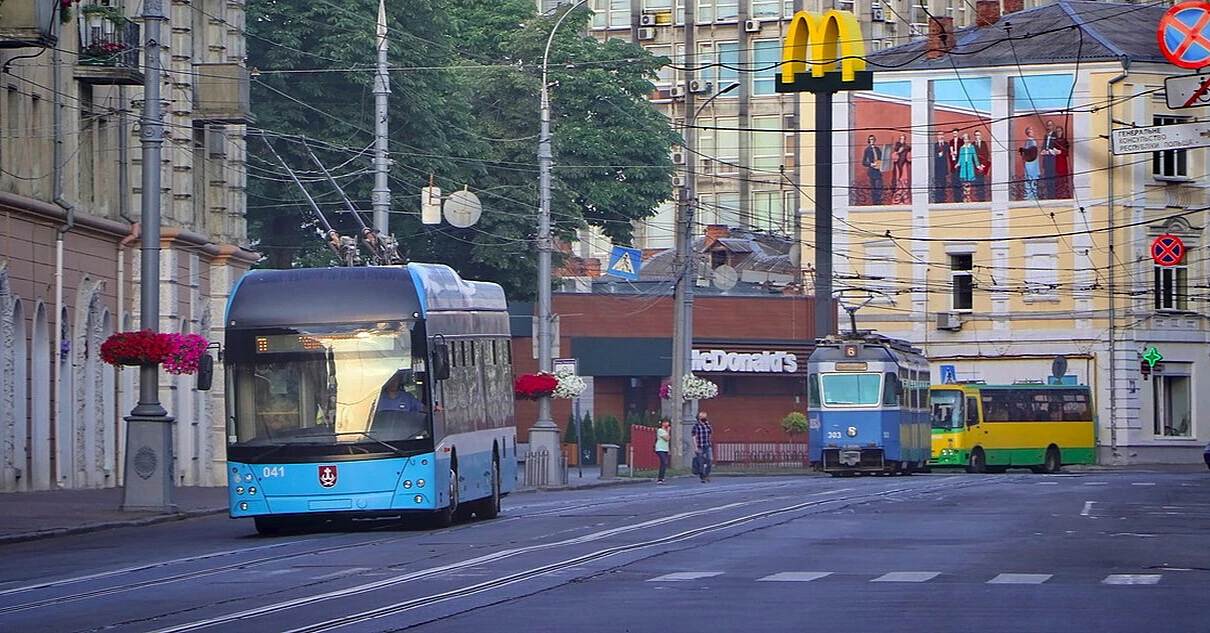 У Вінниці з 1 серпня подорожчає проїзд у громадському транспорті