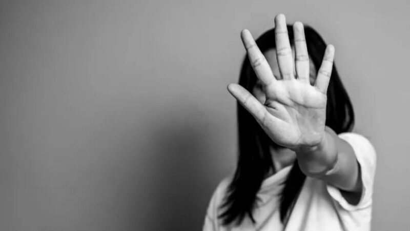 Для жінок, які постраждали від домашнього насильства, запустили безкоштовний чат-бот