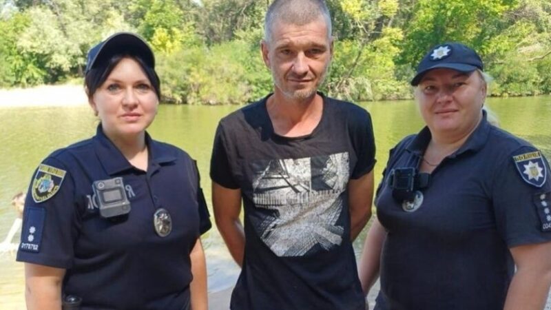У Кам’янському поліцейські разом із містянином врятували 11-річного хлопчика, який ледь не потонув
