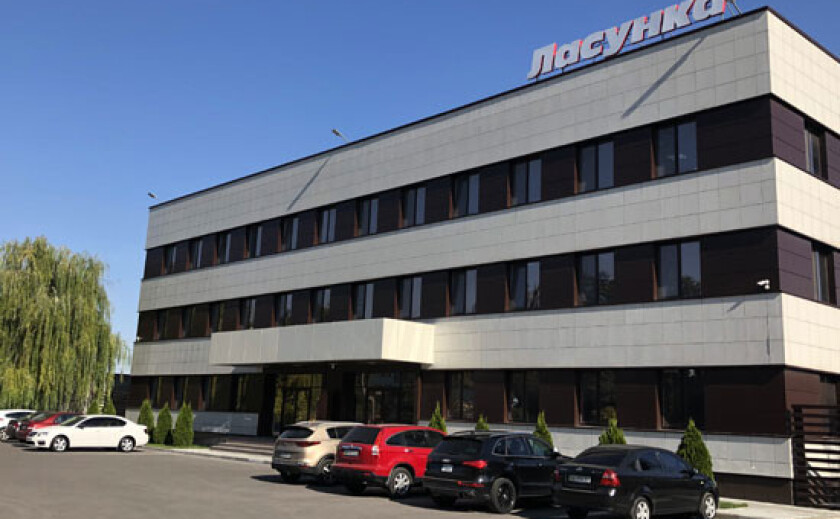 Російський удар знищив склад морозива «Ласунка»